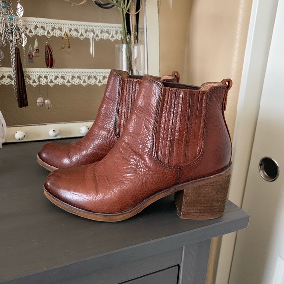 sofft leather boots